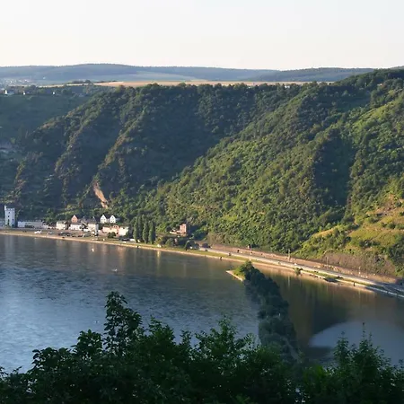 Marktstuebchen An Der Schoenen Loreley Bornich