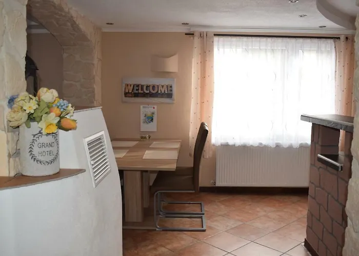 Marktstuebchen An Der Schoenen Loreley *